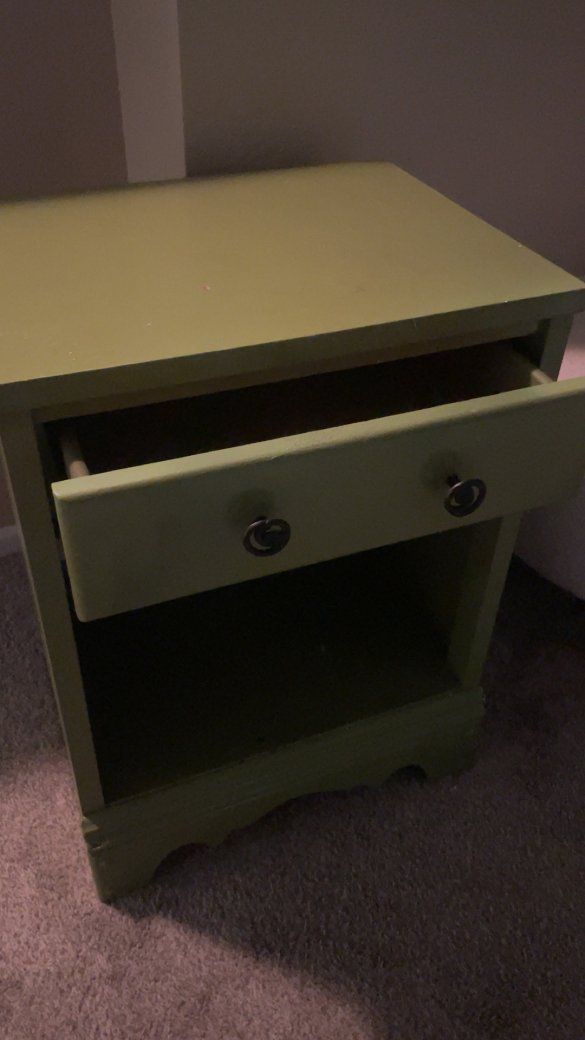 Green end table/nightstand