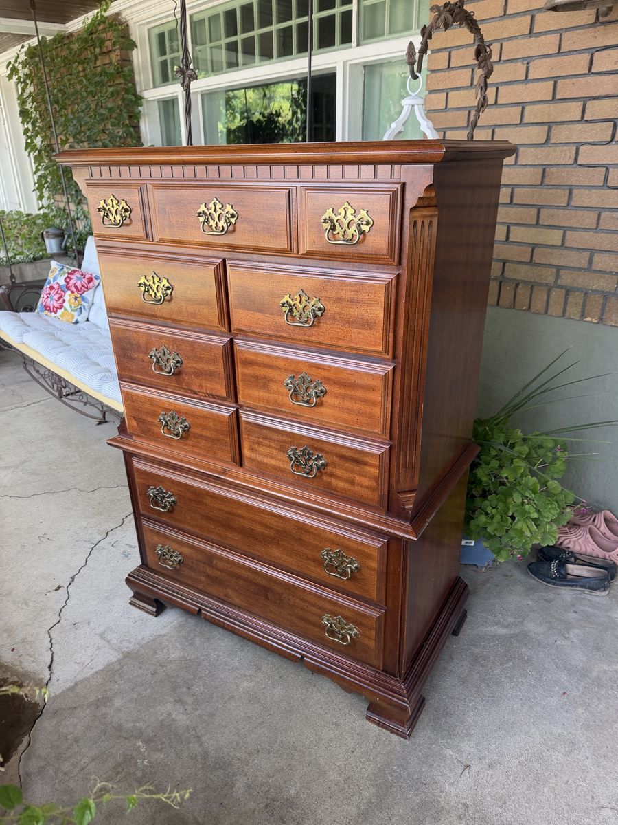 Traditional Wooden Dresser Tallboy Chest of Drawers with Brass Hardware
