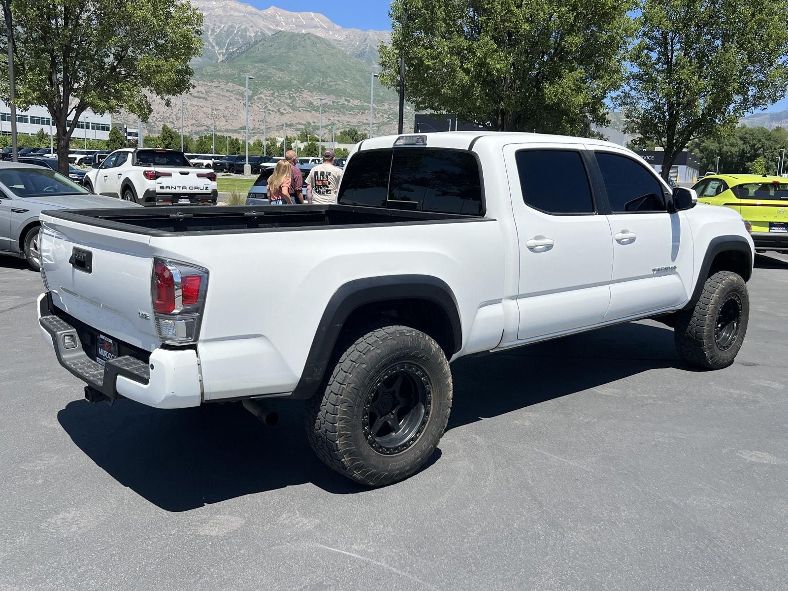 Main image 7