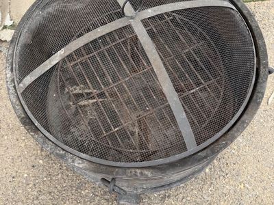 Outdoor Metal Fire Pit with Mesh Spark Screen Guard & Wood Grate