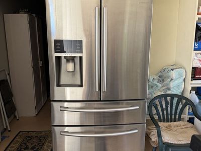 Samsung French door fridge with dual freezer