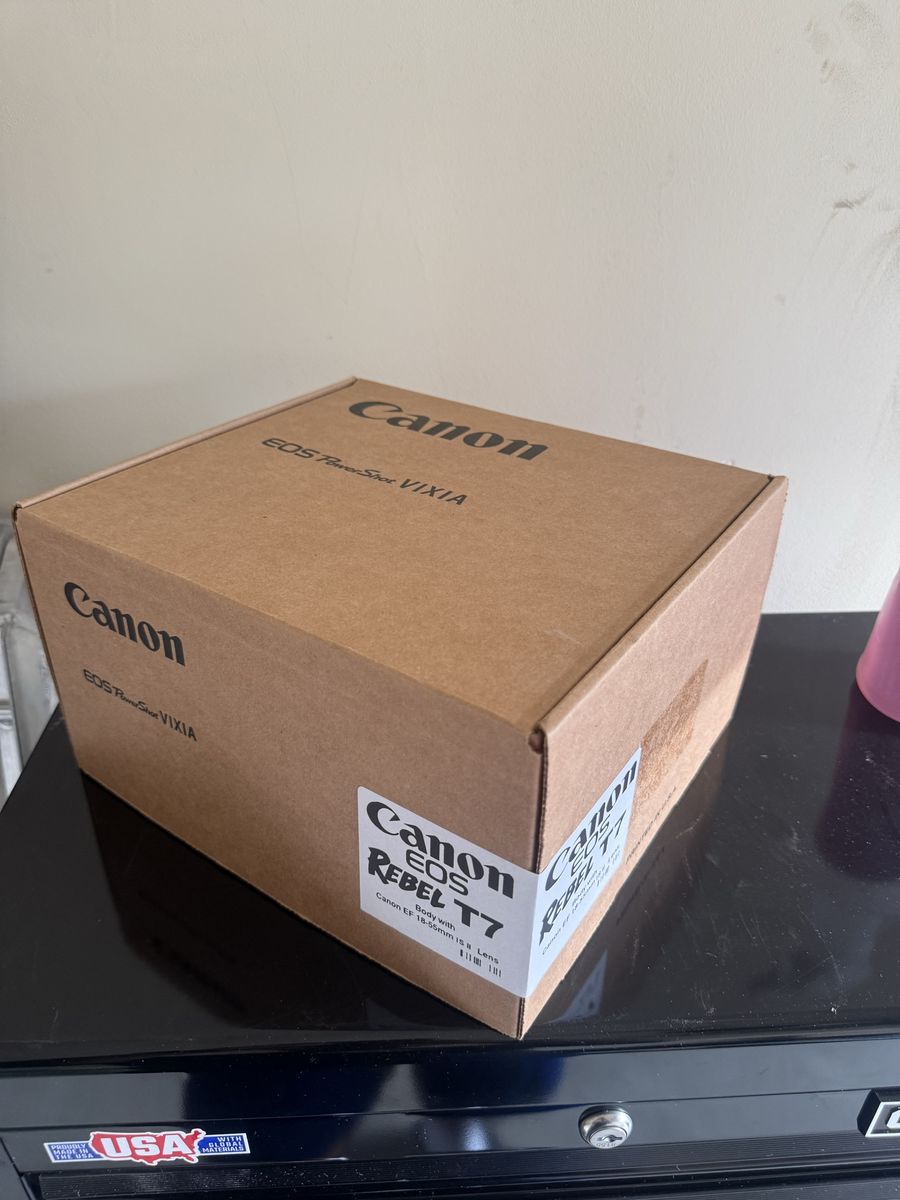 Canon EOS Rebel T7 and Accessories BRAND NEW