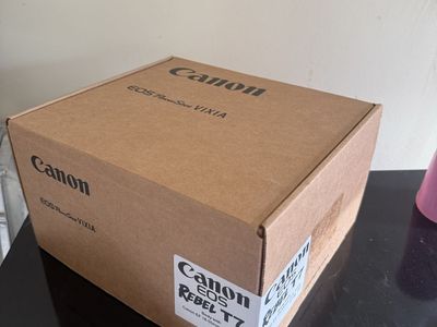 Canon EOS Rebel T7 and Accessories BRAND NEW