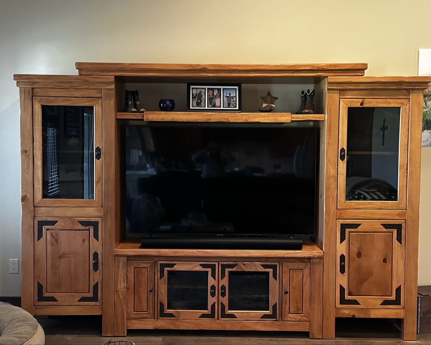 Entertainment center