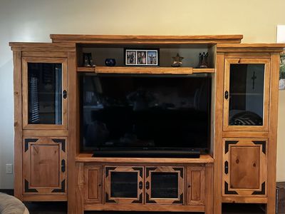 Entertainment center