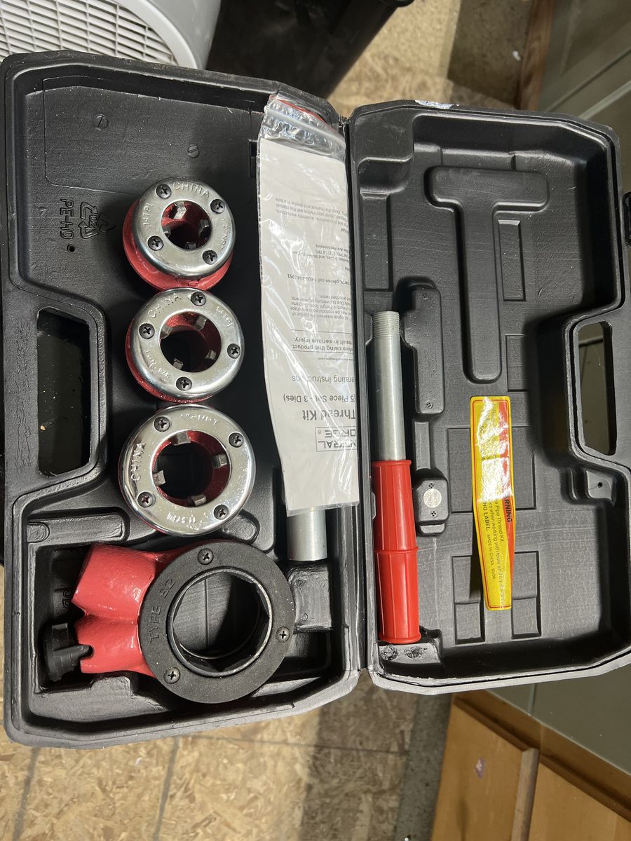 Metal Pipe Threading Kit