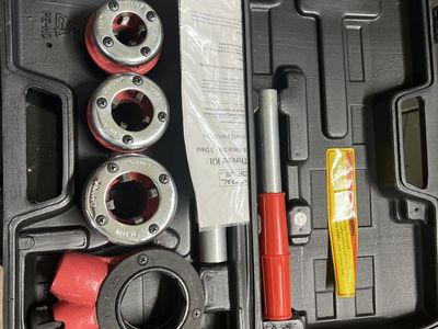 Metal Pipe Threading Kit