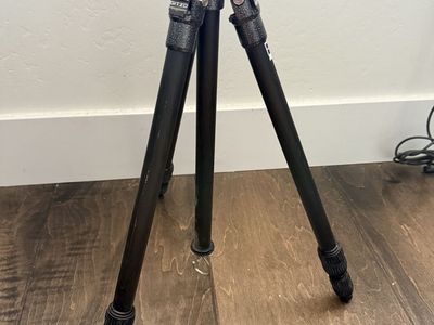 Manfroto Gitzo G1027 MK2 Carbon Fiber Tripod Legs + Manfroto 484 head