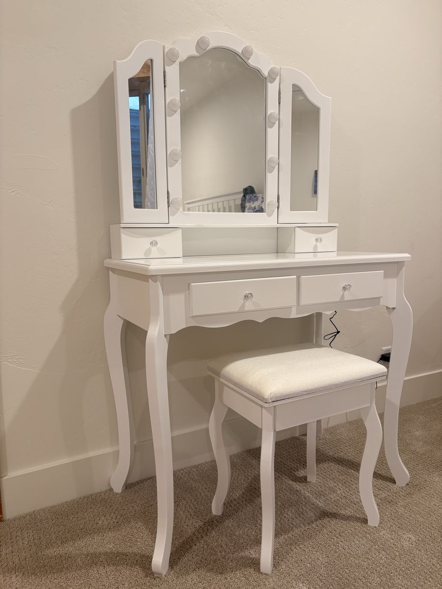 New White Vanity makeup table with stool