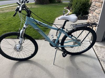 Raleigh Eva 3.0 Women's Hybrid Bike