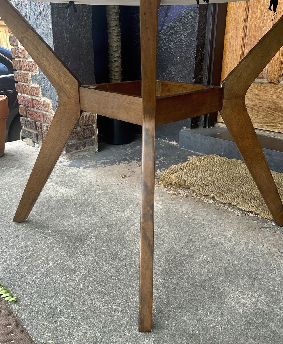 Main image 7