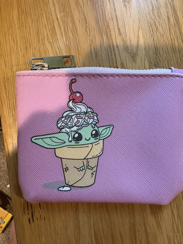 Ice cream, baby Yoda lounge fly coin purse
