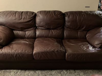 Burgundy Leather Sofa Very Good Condition