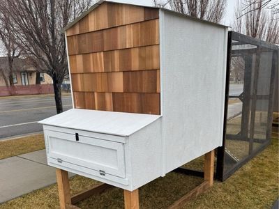 Gorgeous Coop And Run Combo