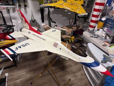 Freewing 90mm F-16 V1 Thunderbirds EDF Jet PNP