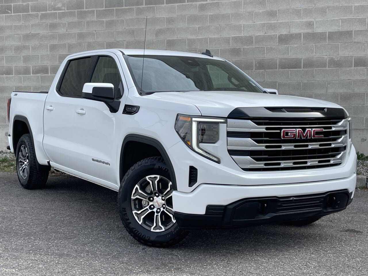 2024 GMC 1500 SLE
