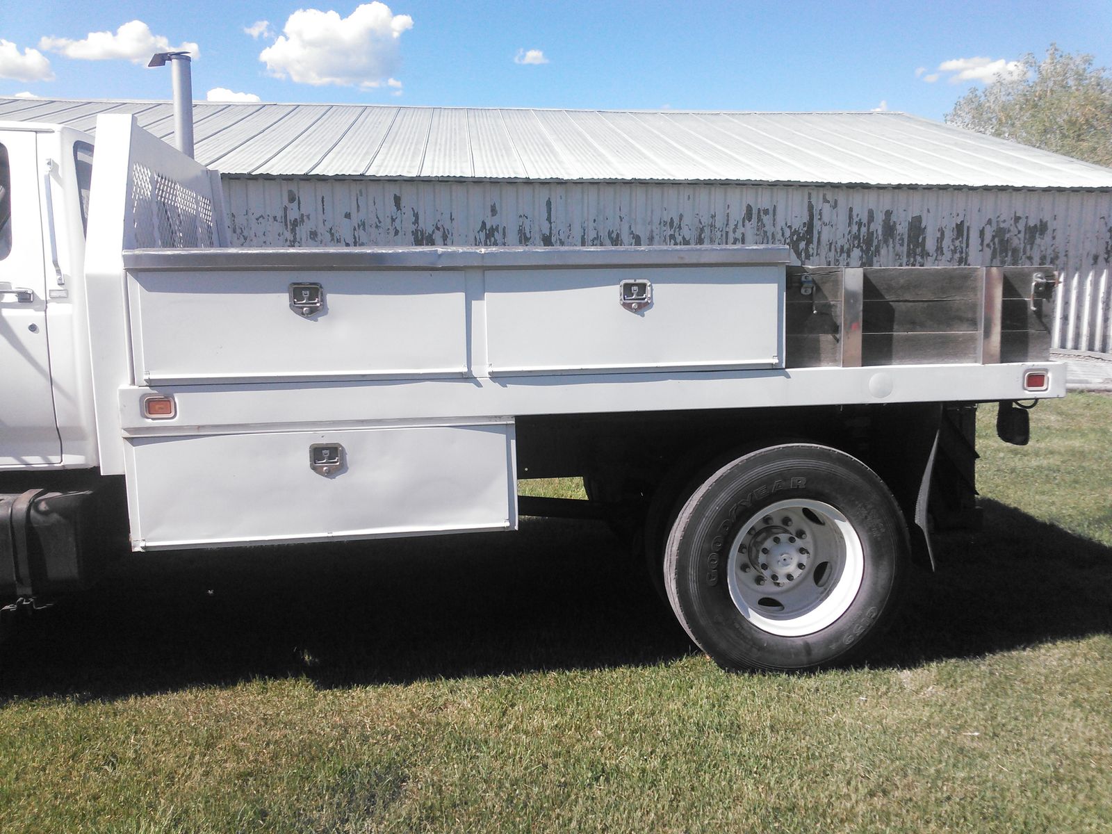 Service body for sale - $3,000 (Ashton)