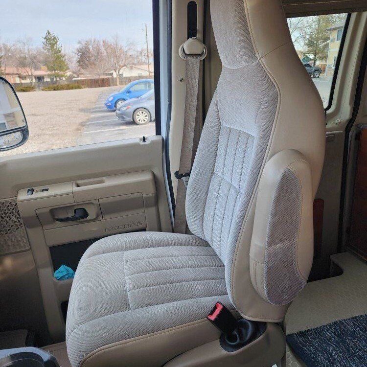 Front seats and electric base 2013 Ford Econoline