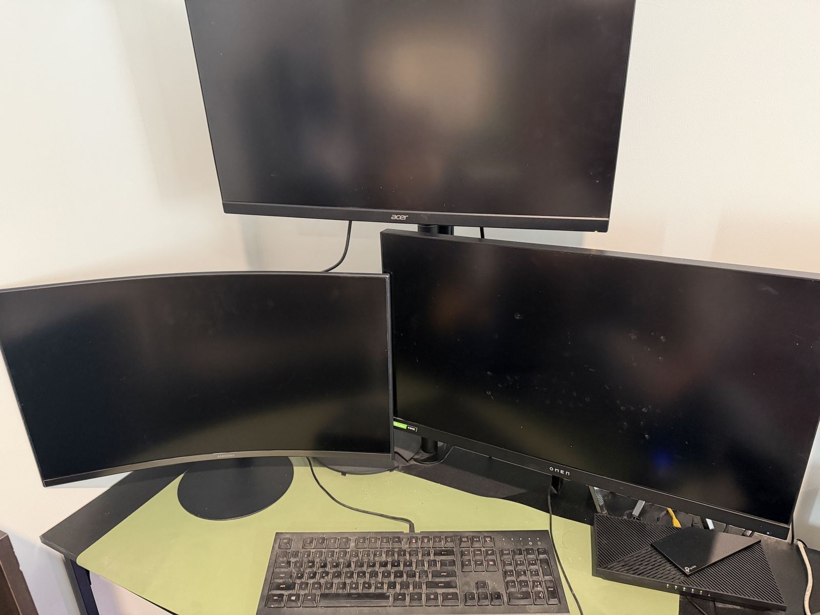 Main image 3