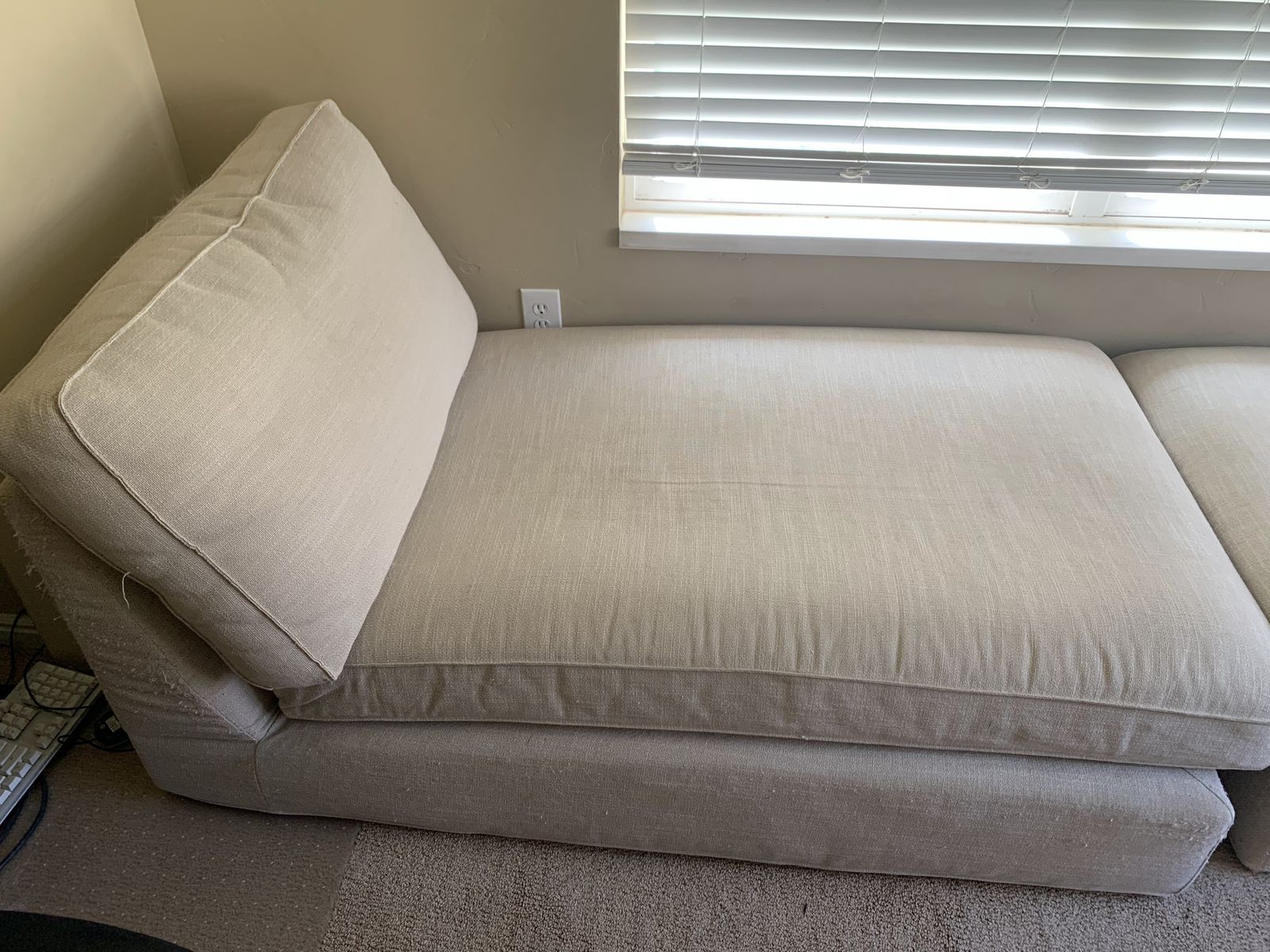 Free Cloth Chaise.