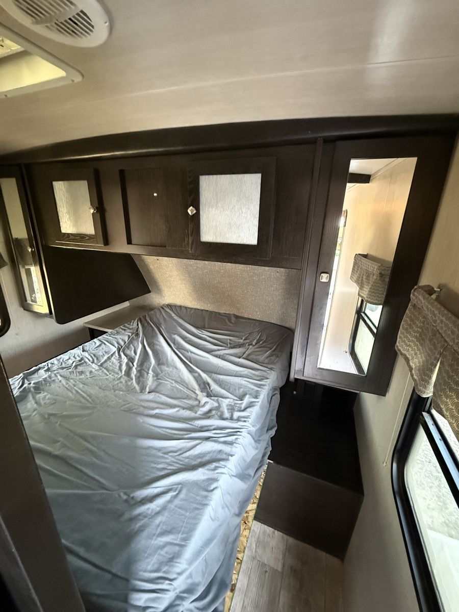 Main image 12
