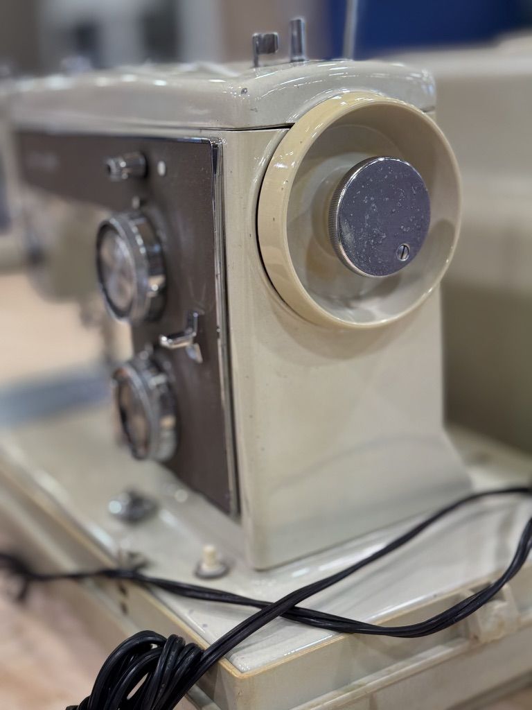 Vintage Sears Kenmore Sewing Machine 1972