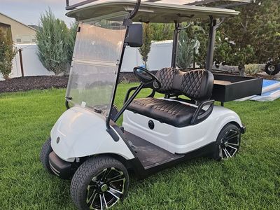 PRICED TO SELL ASAP. Yamaha Electric Golf Cart
