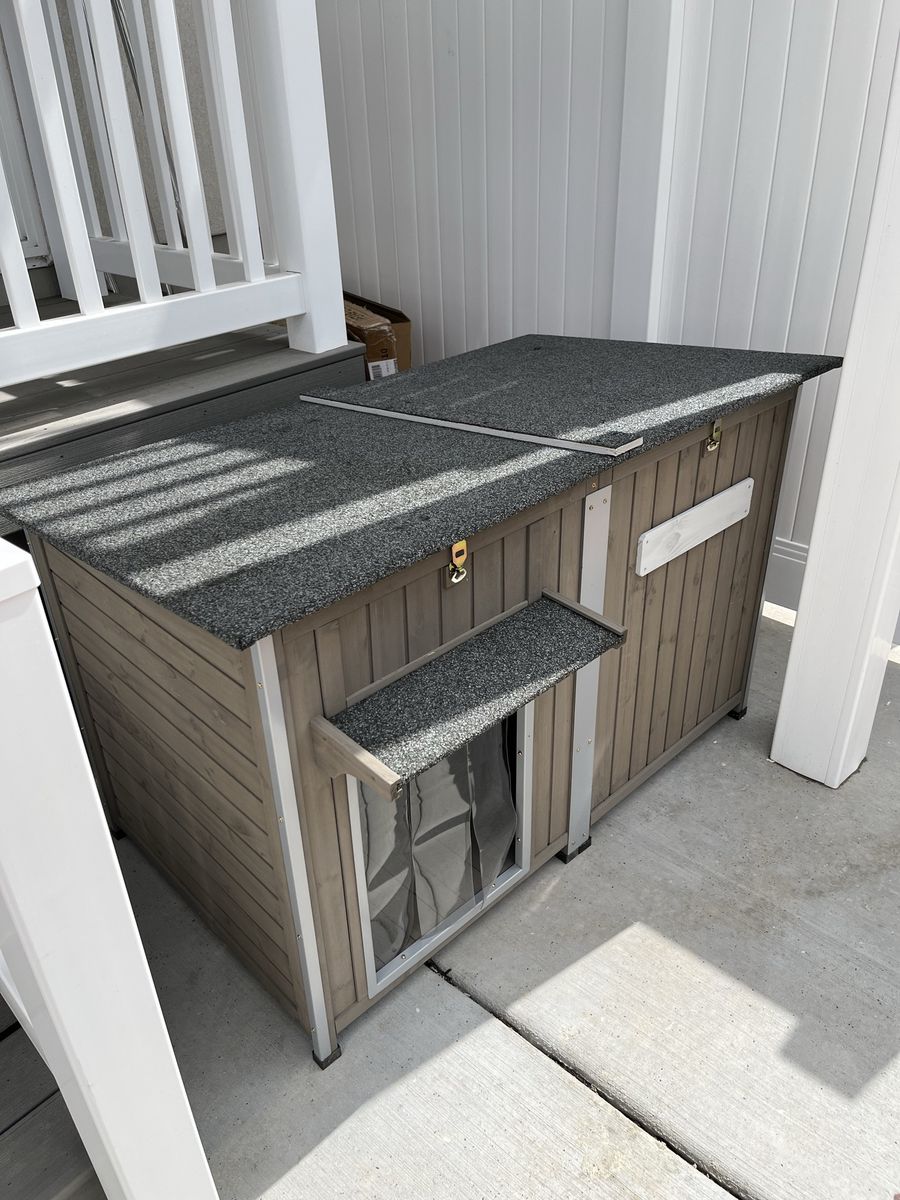 Brand New Large Indoor/Outdoor Dog House