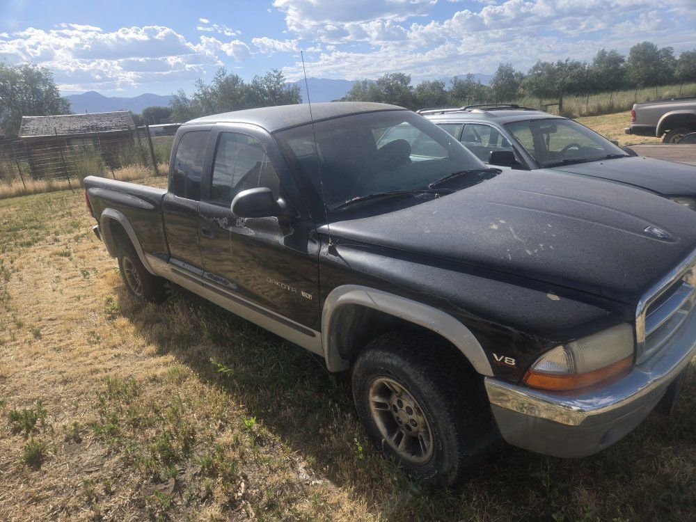 Parting out 1998 Dodge Dakota