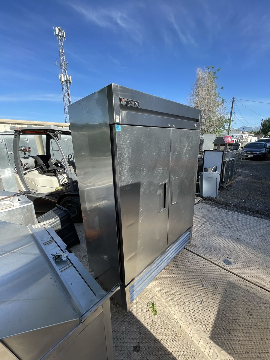 2 door True freezer
