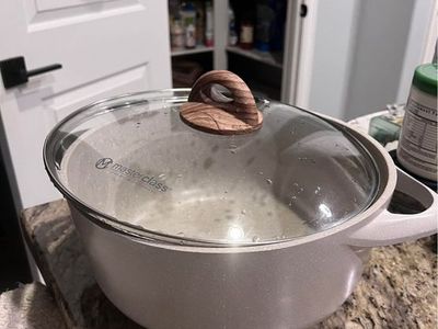 Non-Stick Premium Cookware (4.5-5 QT)