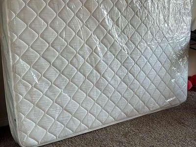 Full Size Mattress 6 inch Foam and Spring Hybrid Mattress