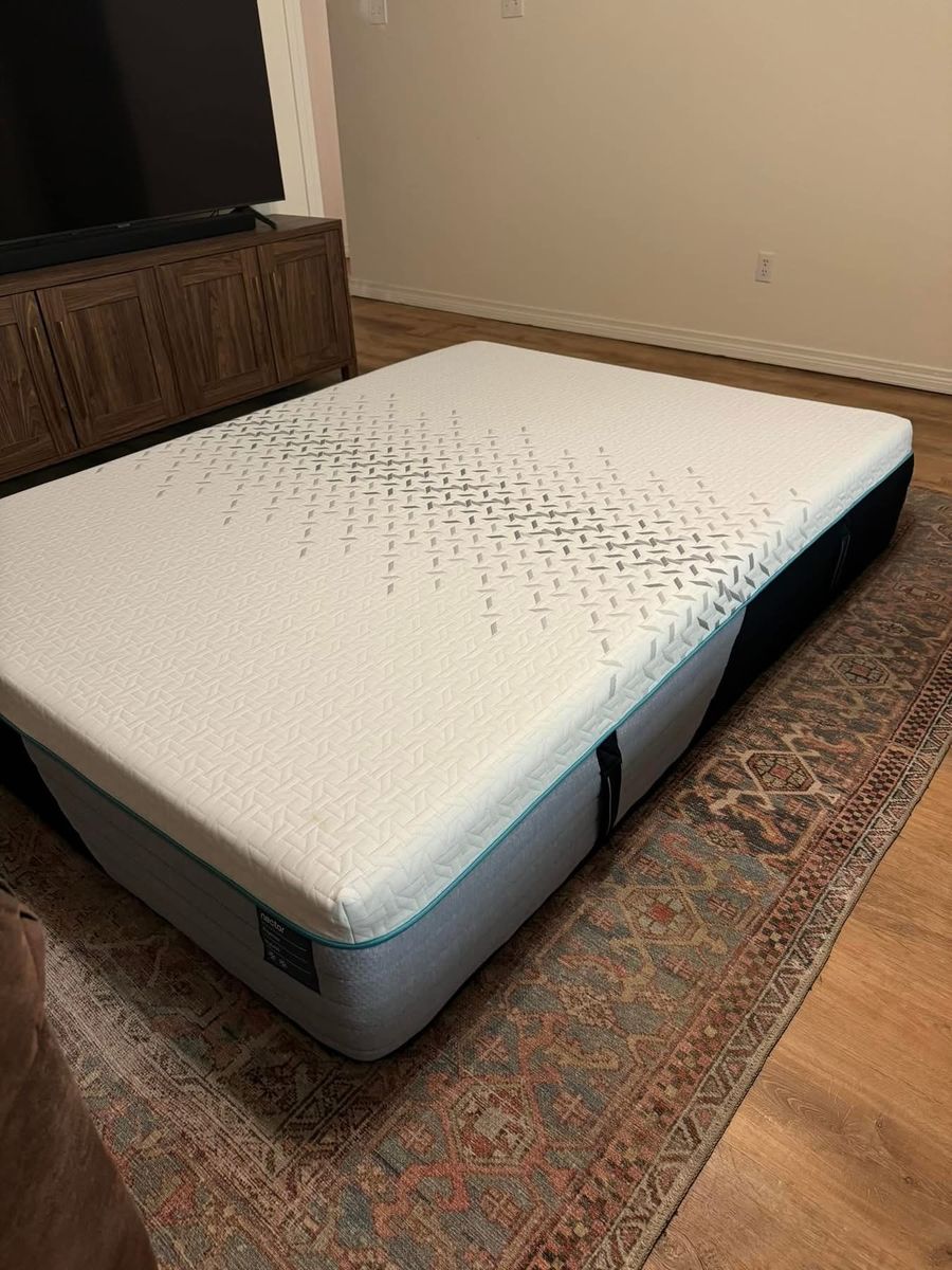 Nectar Premier Hybrid, Queen Size Mattress, Like New, Excellent Condition