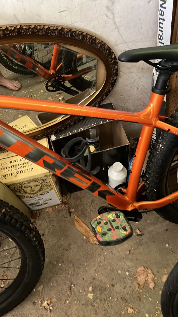 Trek Roscoe 7 Mountain Bike - Medium, Hardtail, 27.5" Wheels, Aluminum Frame, Orange