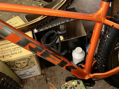 Trek Roscoe 7 Mountain Bike - Medium, Hardtail, 27.5" Wheels, Aluminum Frame, Orange