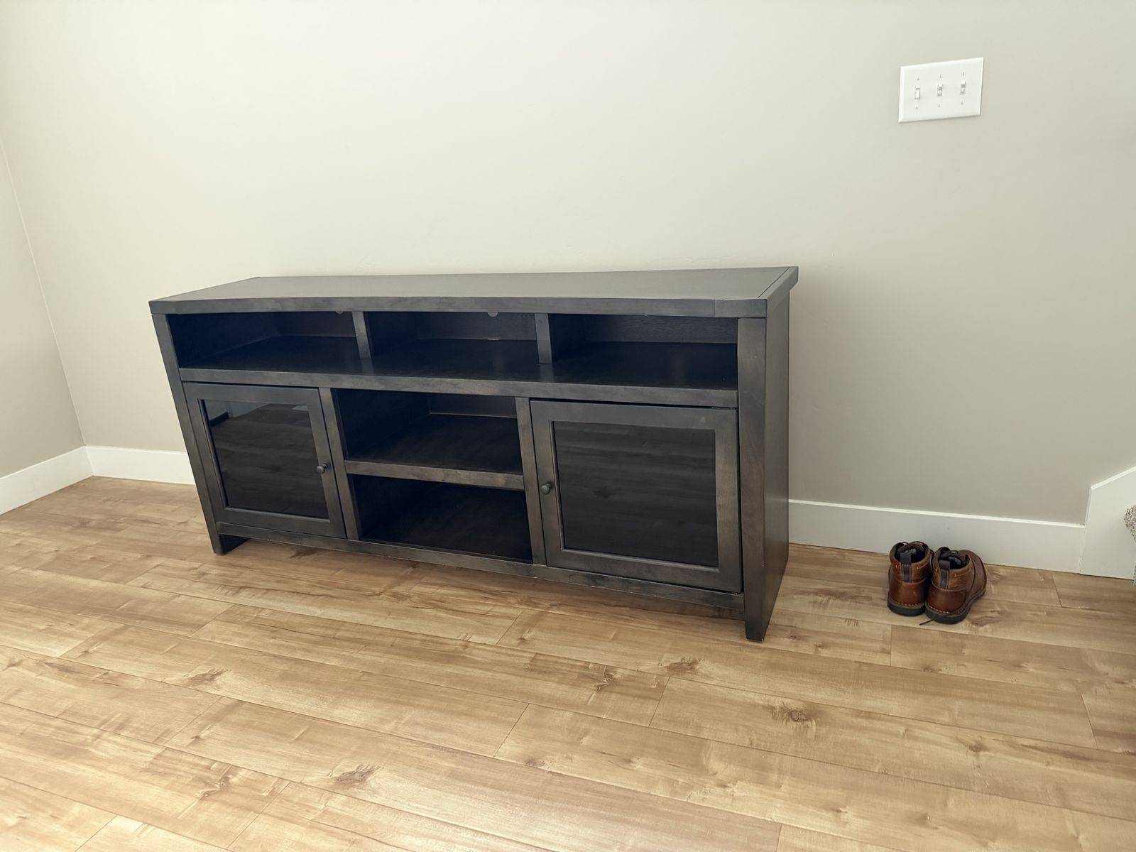 Main image 3