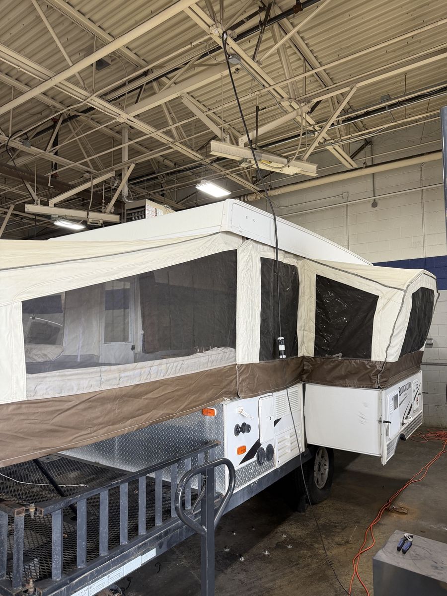Rockwood Freedom Tent Trailer w/ Utility Deck & Pop-Out - Fridge, Stove, Shower, Heater Included