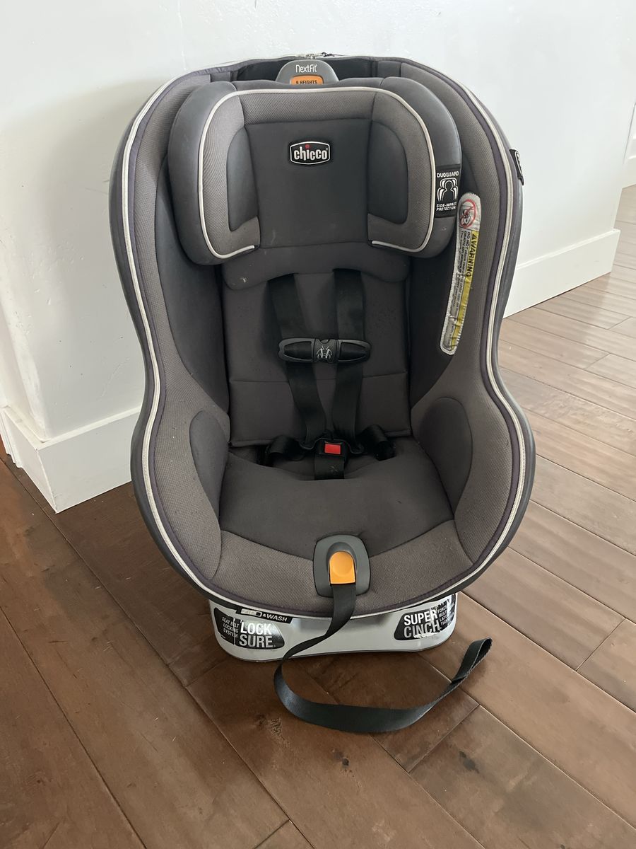 Chicco NextFit Zip & Wash Convertible Car Seat - Gray