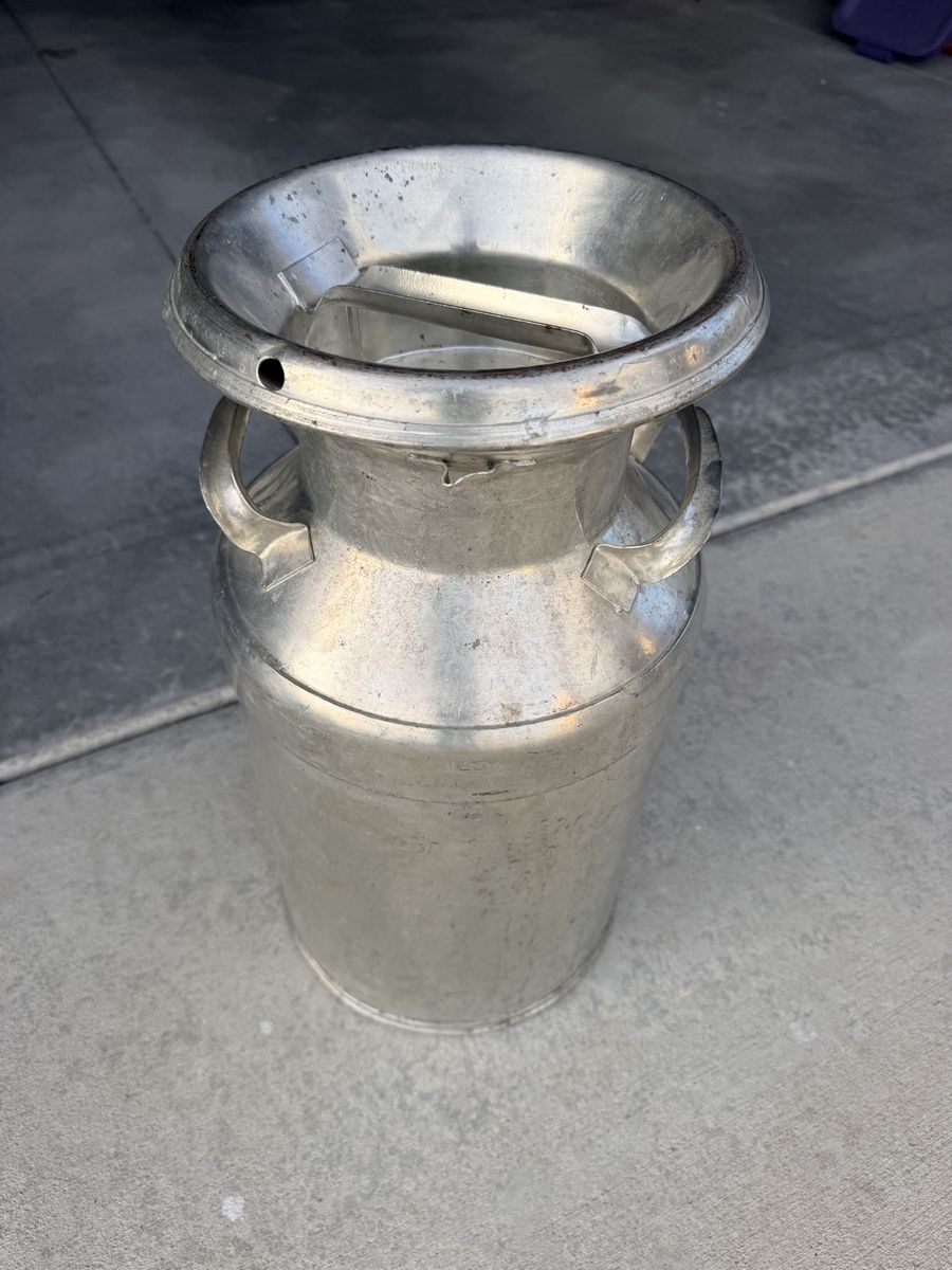 Vintage Aluminum Dairy Milk Can with Lid and Handles - Rustic Farmhouse Decor