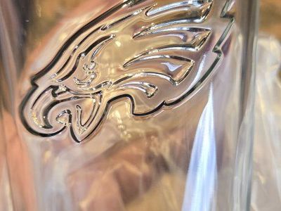 Philadelphia Eagles NFL Clear Glass Pint Cups Set with Embossed Logo