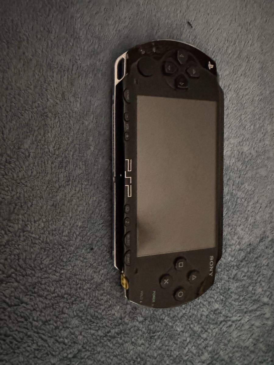 Modded Sony PSP-1001 (disc drive broke)