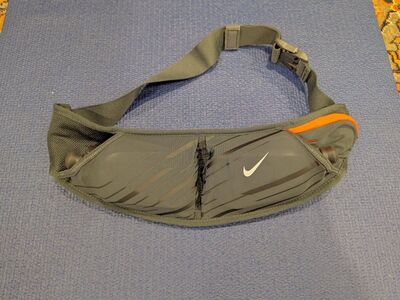 Nike Double Pocket Flask Belt