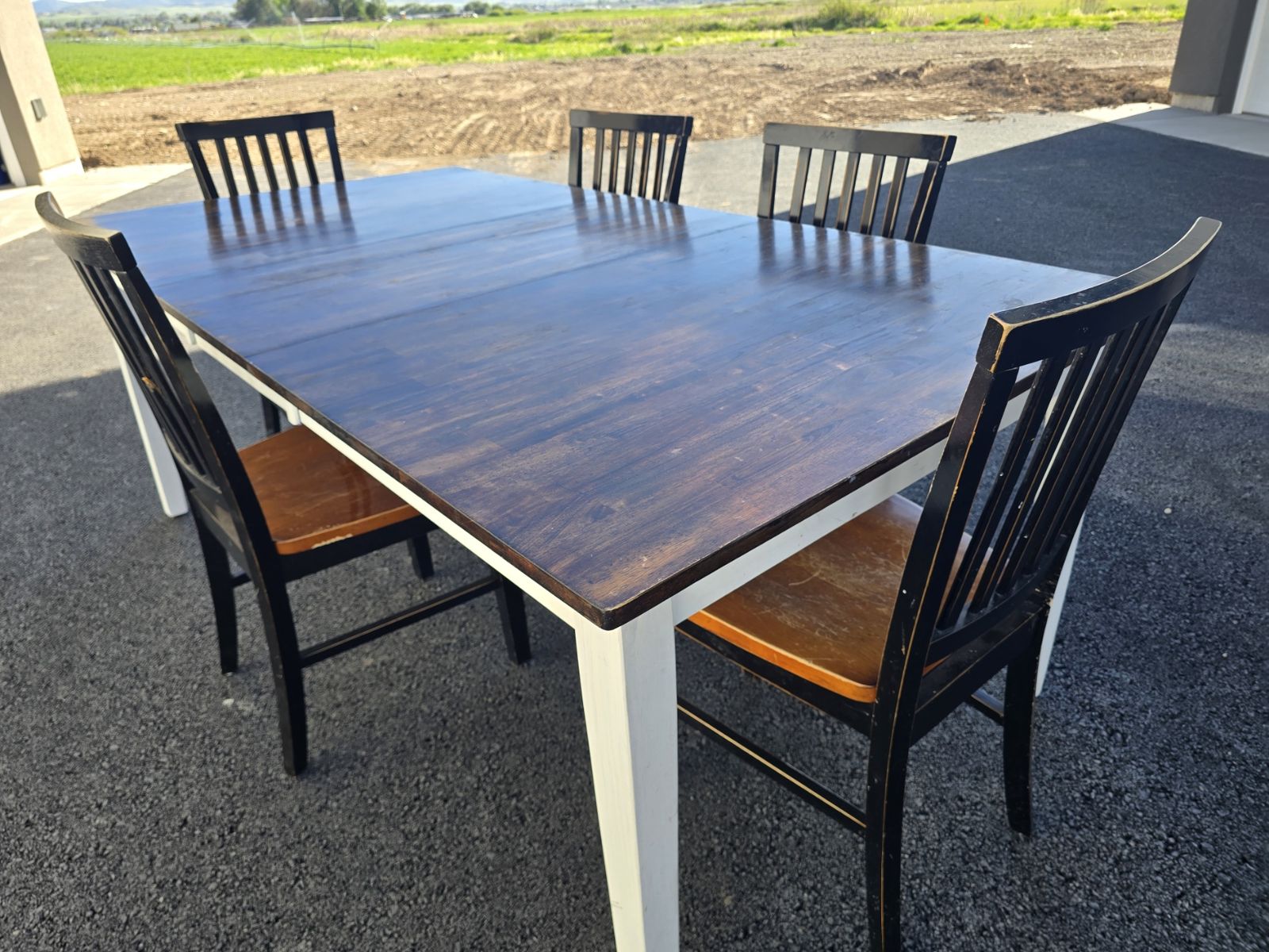 Dining Table Set w/ Leaf + 5 Chairs – Farmhouse Style – Priced to Move