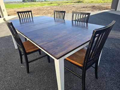 Dining Table Set w/ Leaf + 5 Chairs – Farmhouse Style – Priced to Move
