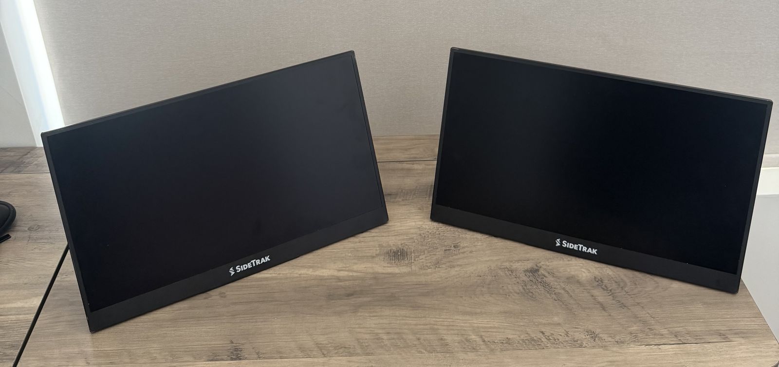 Sidetrak Dual Portable Monitors