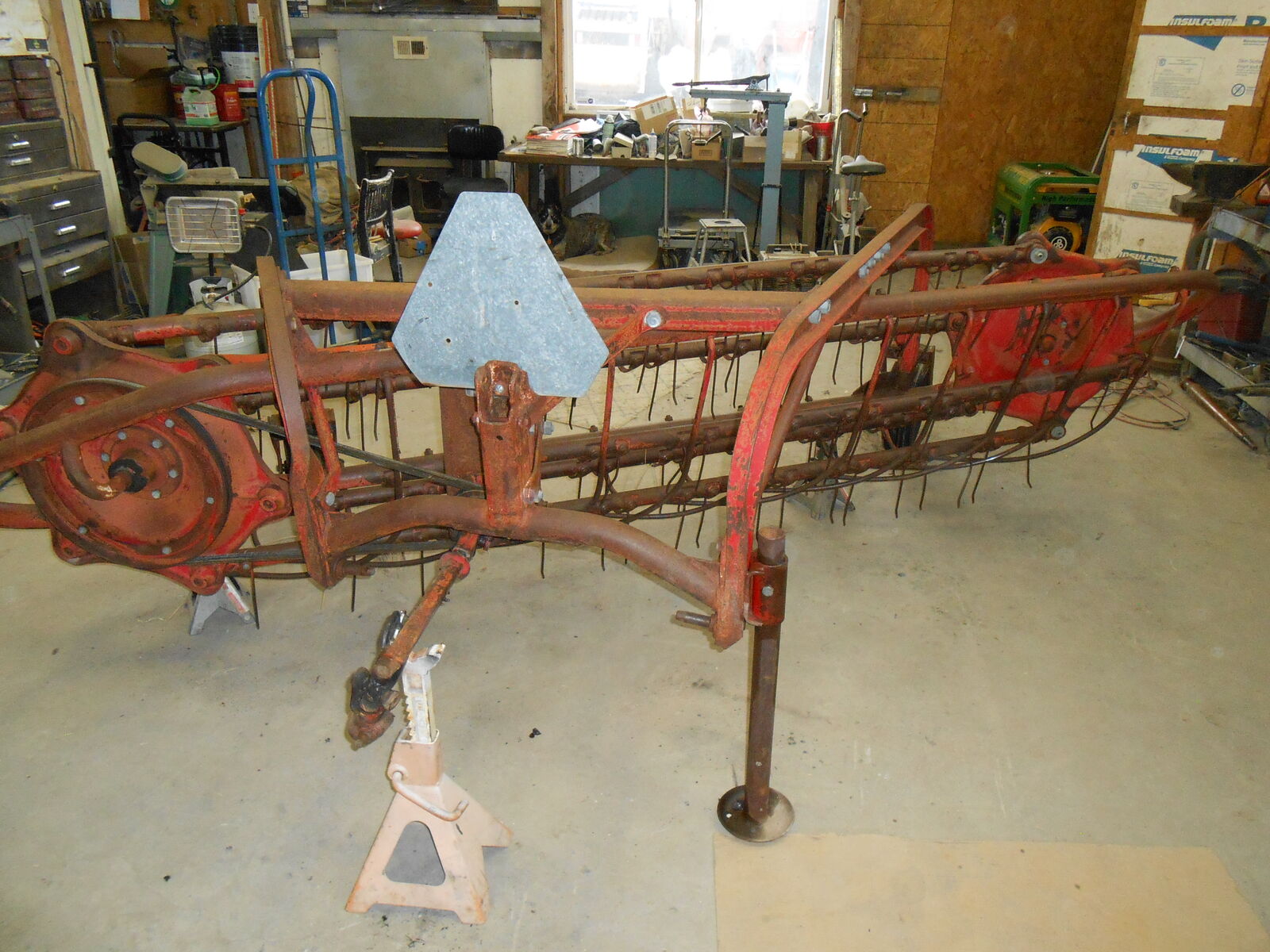 MF 3 pt hitch Side Delivery Hay Rake