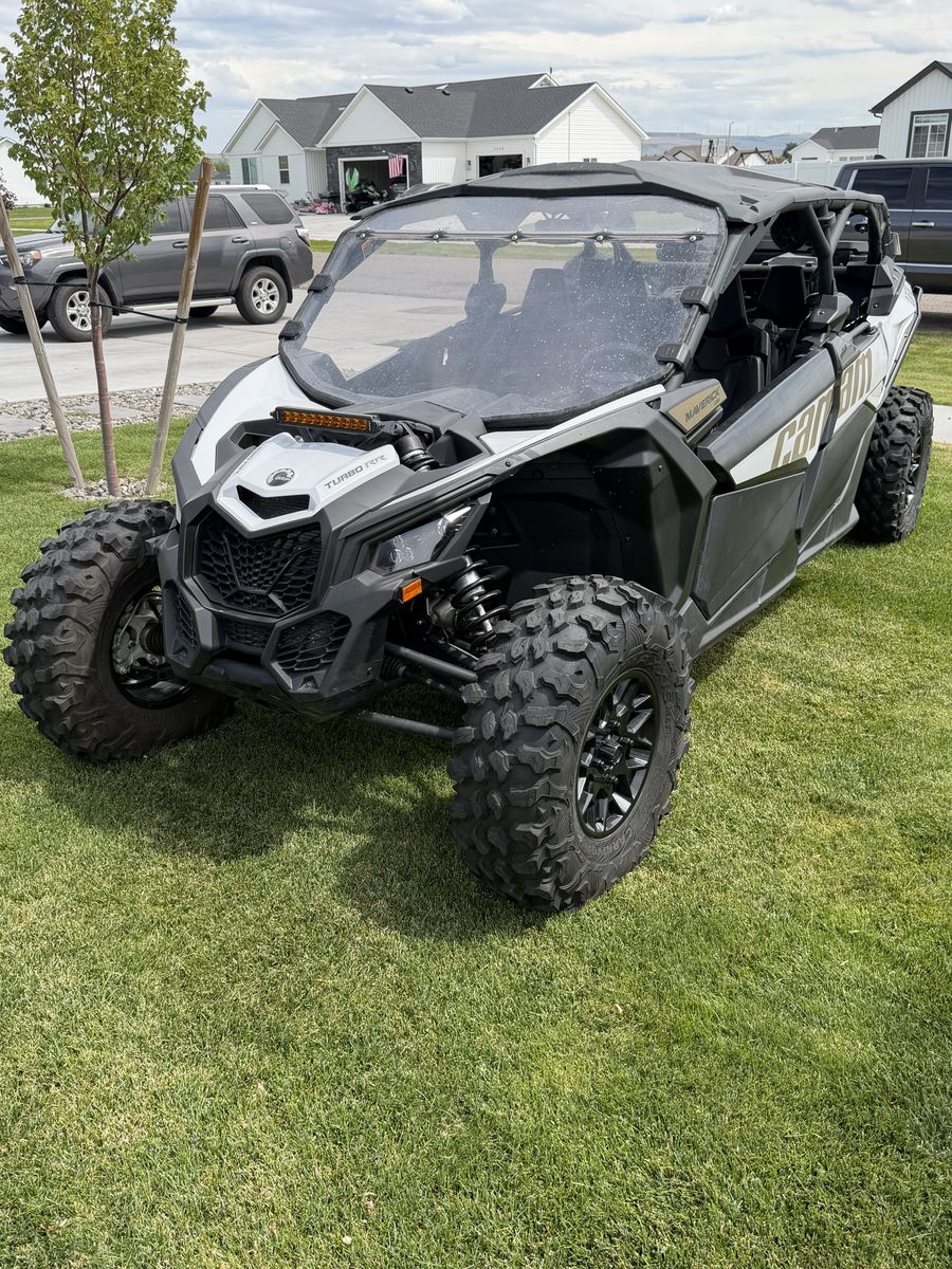2023 CanAm Maverick X3 DS RR Max! LOW MILES!!