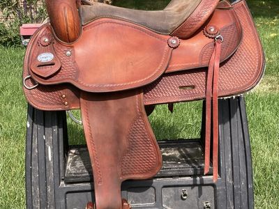 Crates Western Trail Saddle