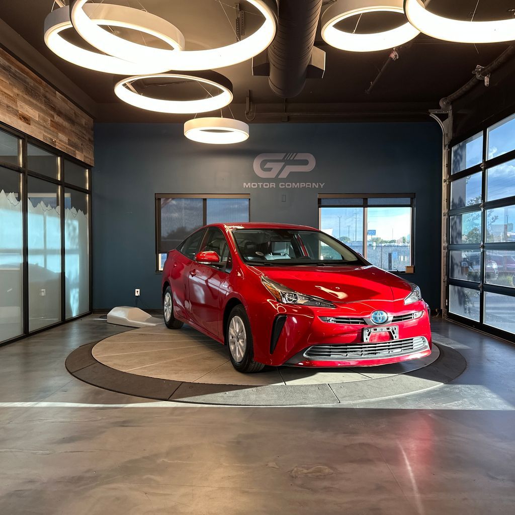 2022 Toyota Prius LE