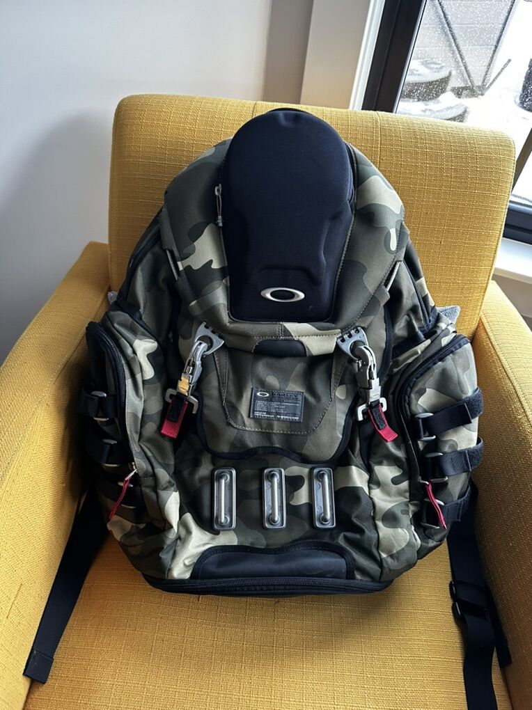 Oakley Kitchen Sink Backpack